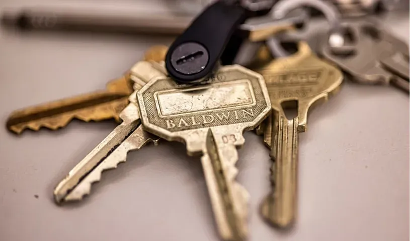 Car Key Replacement in Indianapolis: Locksmith vs Dealership